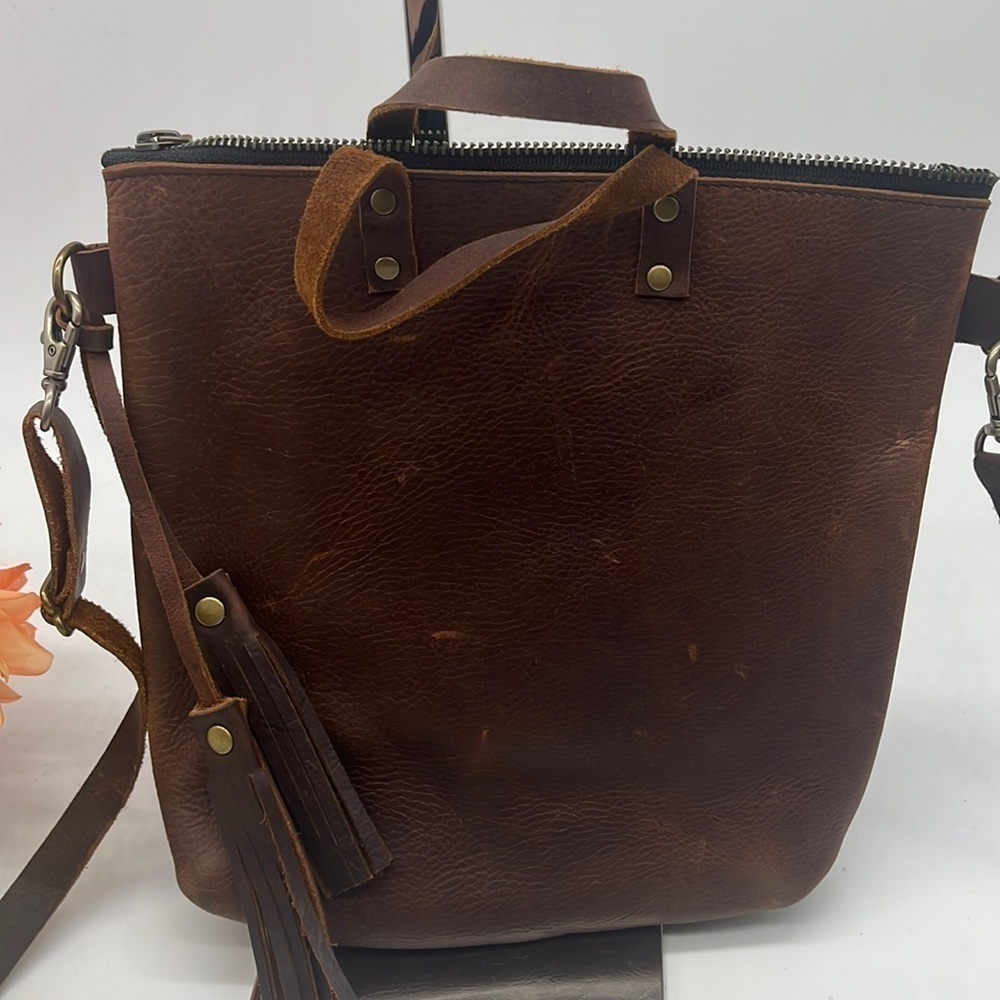 Superior Bound Brown Leather Crossbody Bag. BRN3599C